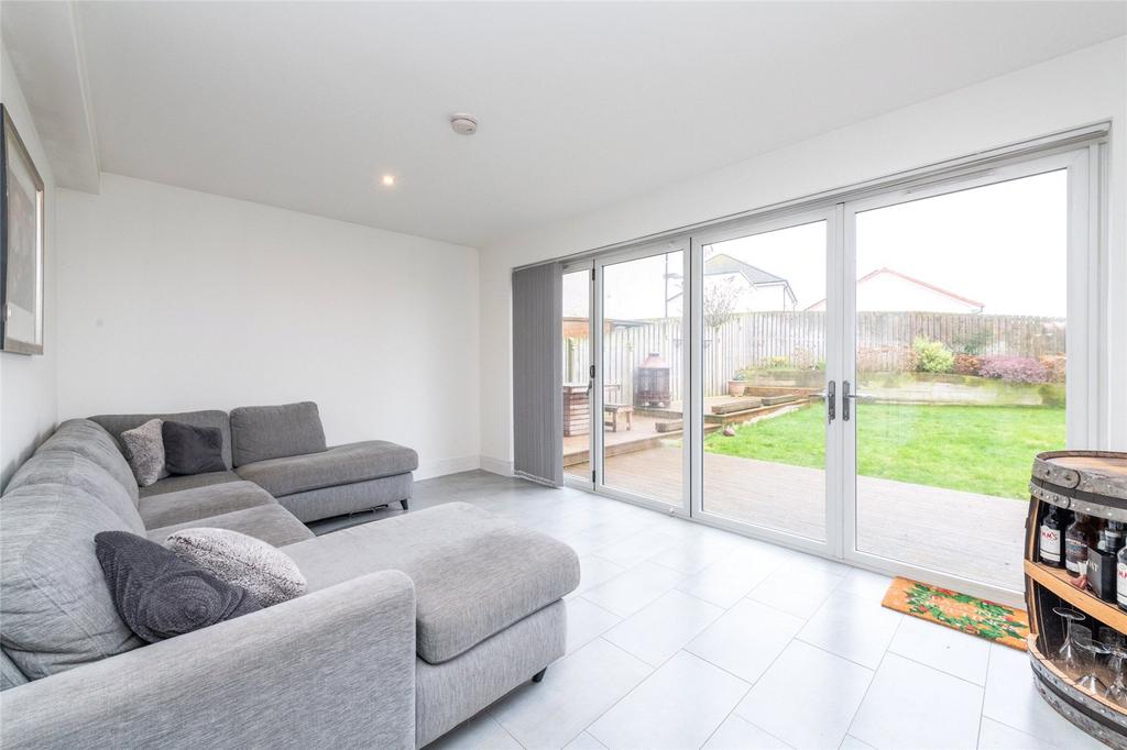 Comrie Avenue 10