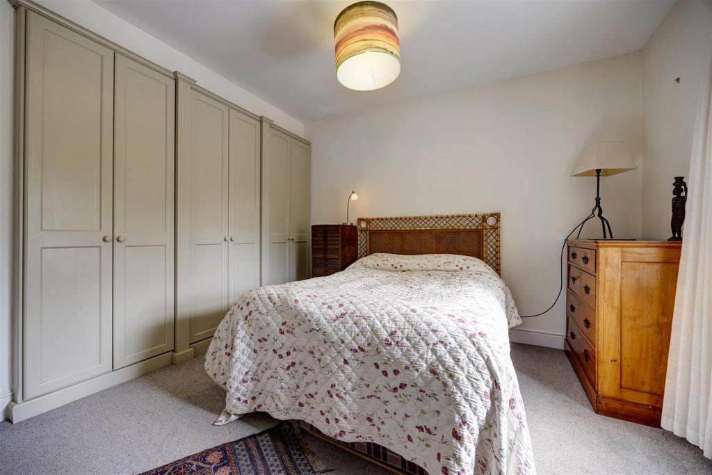 Bed1 02.jpg
