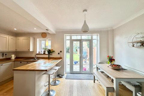 3 bedroom semi-detached house for sale, York Avenue, Hayes