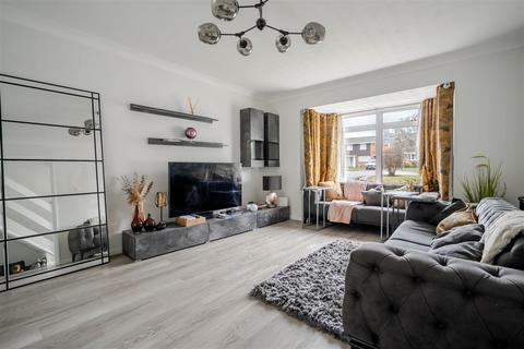 4 bedroom link detached house for sale, Gainsborough Drive, Ascot