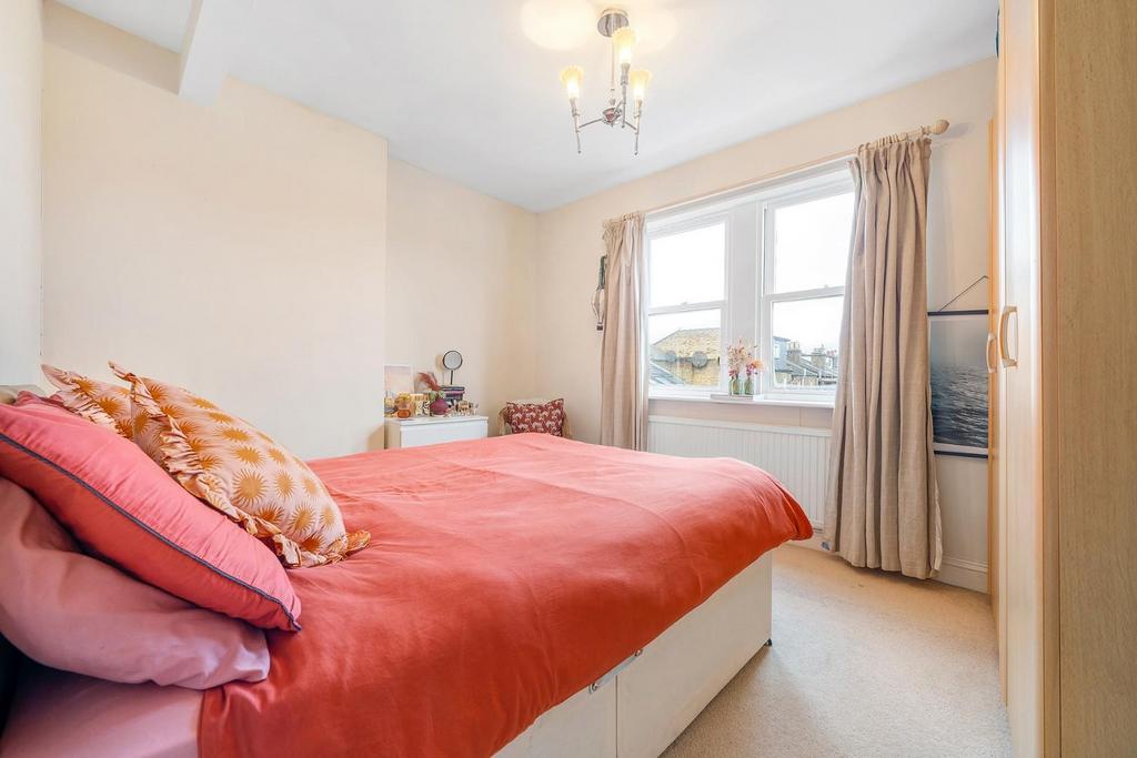 Bedroom 1.JPG