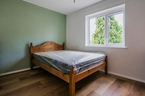 3 bedroom flat to rent, Roman Way, Birmingham B15
