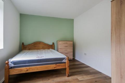 3 bedroom flat to rent, Roman Way, Birmingham B15