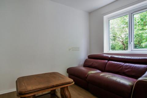 3 bedroom flat to rent, Roman Way, Birmingham B15