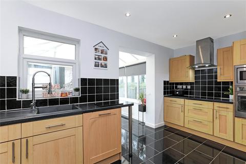 2 bedroom terraced house for sale, Beechwood Avenue, Wakefield, West Yorkshire, WF2