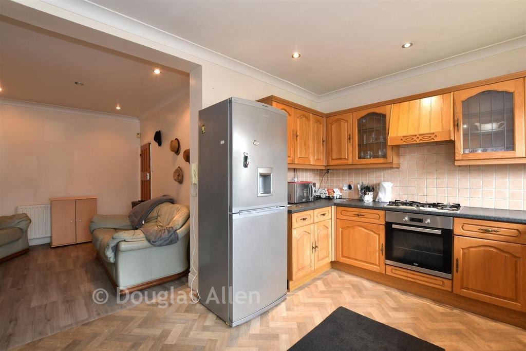 Kitchen/Breakfast Area
