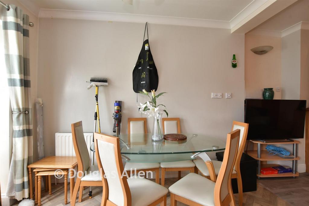 Kitchen/Breakfast Area
