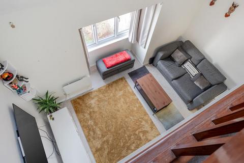 1 bedroom flat for sale, Templecombe Mews,  Woking,  GU22