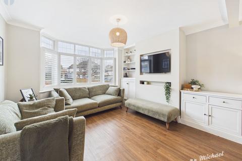 3 bedroom semi-detached house for sale, Tring Road, Aylesbury