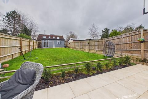3 bedroom semi-detached house for sale, Tring Road, Aylesbury
