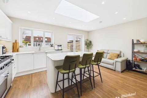 3 bedroom semi-detached house for sale, Tring Road, Aylesbury