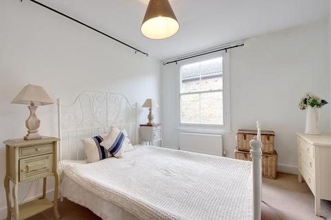 1 bedroom flat to rent, Chalk Hill, Watford, WD19
