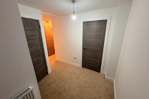 2 bedroom flat to rent, Queen Mary avenue, Queens Park, Glasgow, G42