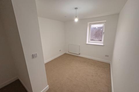 2 bedroom flat to rent, Queen Mary avenue, Queens Park, Glasgow, G42