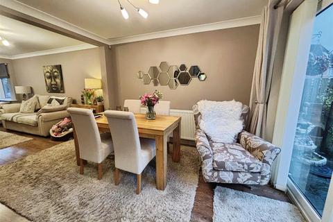 3 bedroom detached house for sale, Robinson Close, Willington