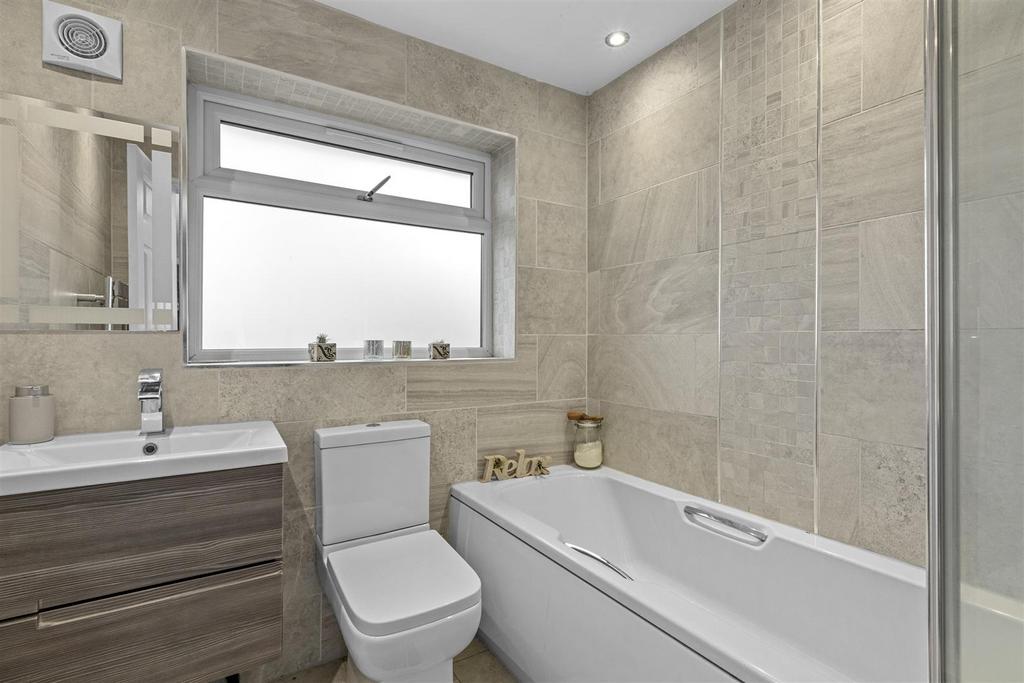 11 Uplands Close, HP13 6 JX-8.jpg