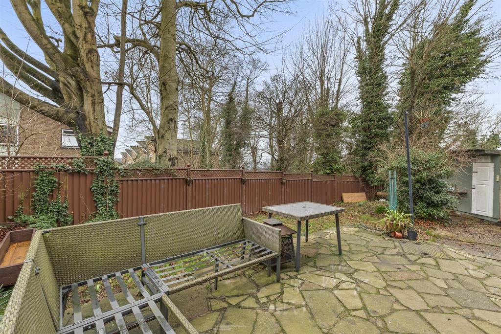 11 Uplands Close, HP13 6 JX-3.jpg