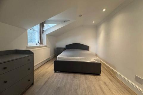 1 bedroom flat to rent, The Parade, CF24