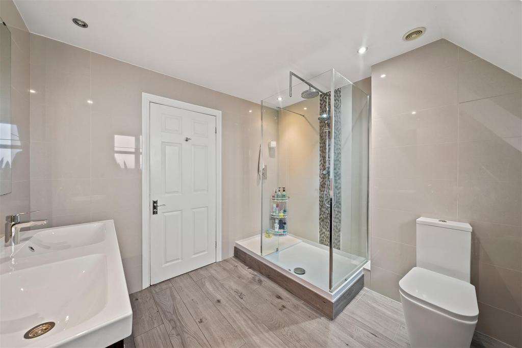 Ensuite shower room