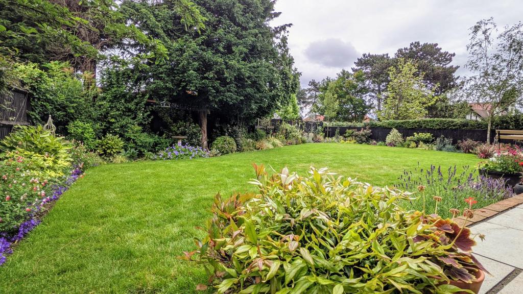 BRS GARDEN.jpg