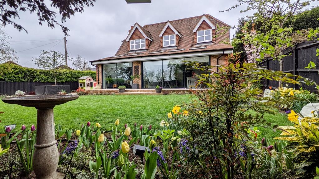 172 banstead garden.jpg