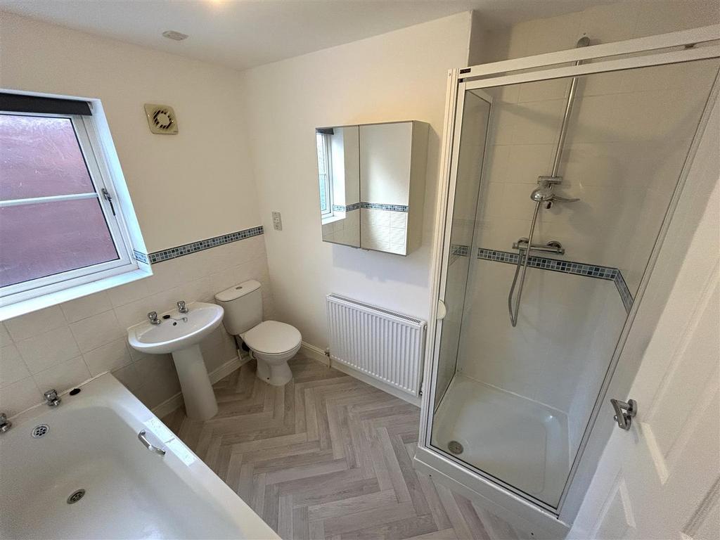 Bathroom.JPG