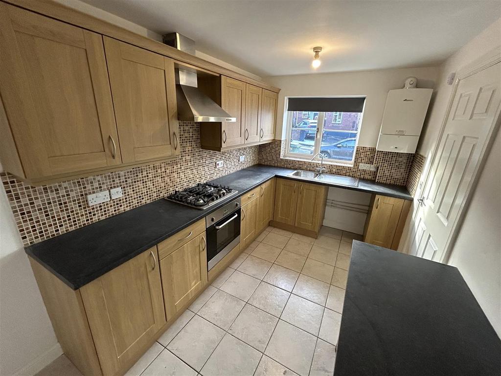 Kitchen 2.JPG