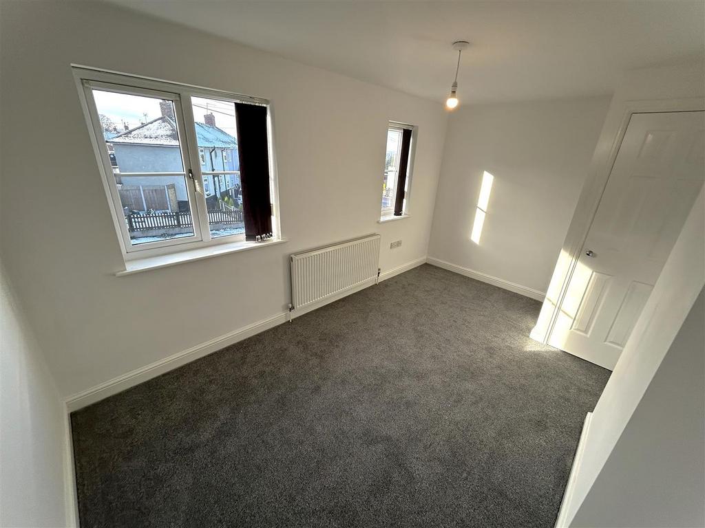 Bedroom 1.JPG