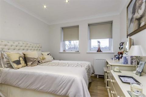 1 bedroom flat to rent, Chaucer Drive, London SE1