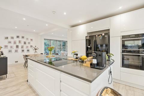5 bedroom detached house for sale, Crispin Way, Farnham Common SL2