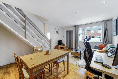 2 bedroom end of terrace house for sale, Waterfall Cottages, Colliers Wood SW19