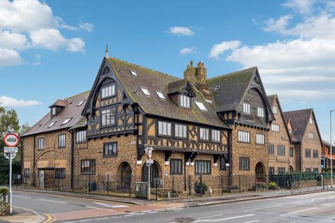 1 bedroom flat for sale, Melbourne Road, Bushey, WD23