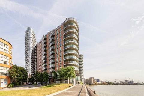2 bedroom flat to rent, Fairmont Avenue, London E14