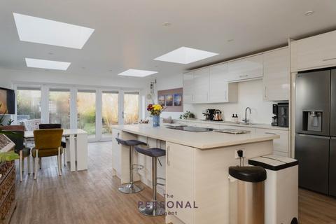 undefined, Elmwood Drive, Epsom