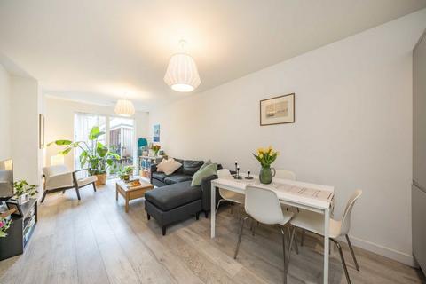 1 bedroom flat to rent, Balham Hill, London SW12