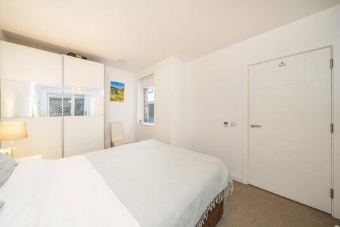 1 bedroom flat to rent, Balham Hill, London SW12