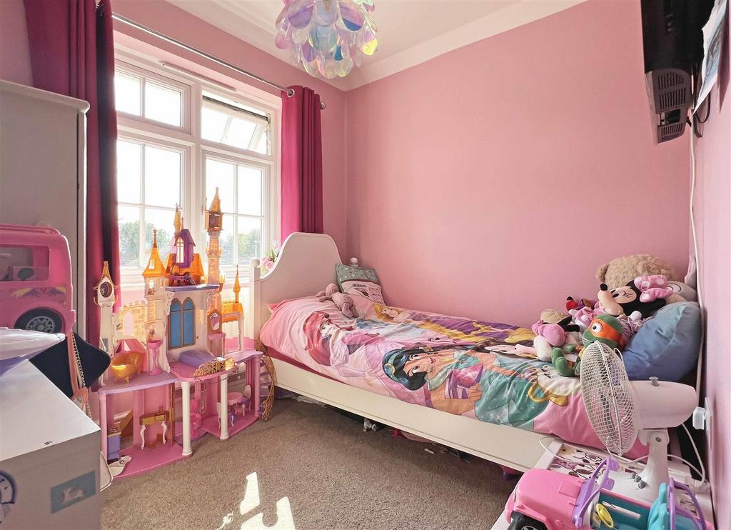 Bed 4.jpg