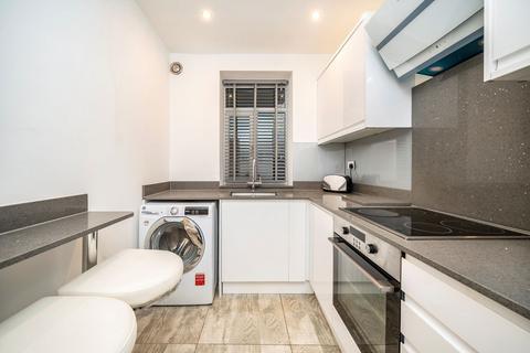 undefined, Newell Street, London E14