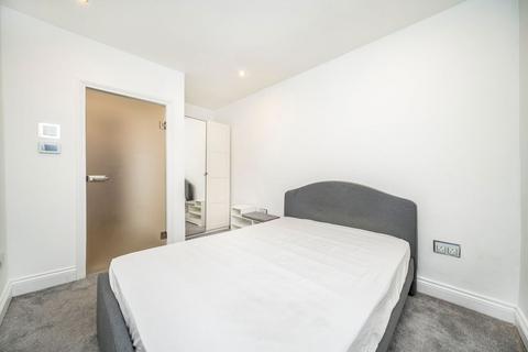 undefined, Newell Street, London E14