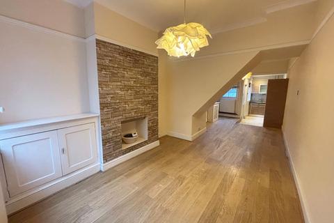 2 bedroom terraced house to rent, Lansdowne Road, Leicester LE2