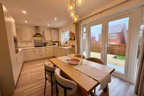 3 bedroom detached house for sale, Midway  DE11
