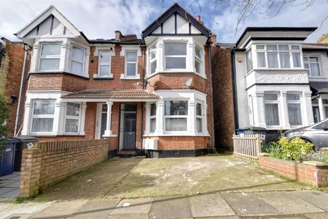 2 bedroom flat to rent, Audley Road, Hendon