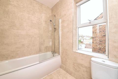 2 bedroom flat to rent, Audley Road, Hendon