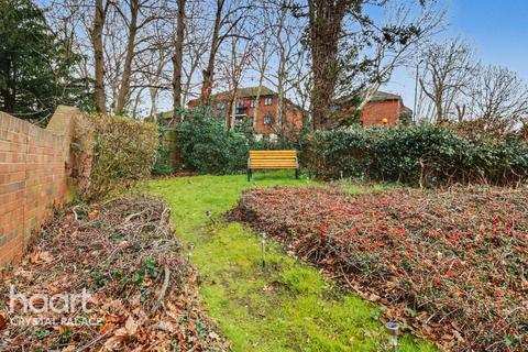 1 bedroom flat for sale, Crystal Palace Parade, LONDON