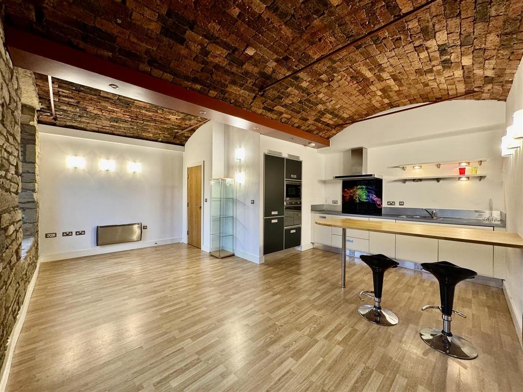 Living dining kitchen