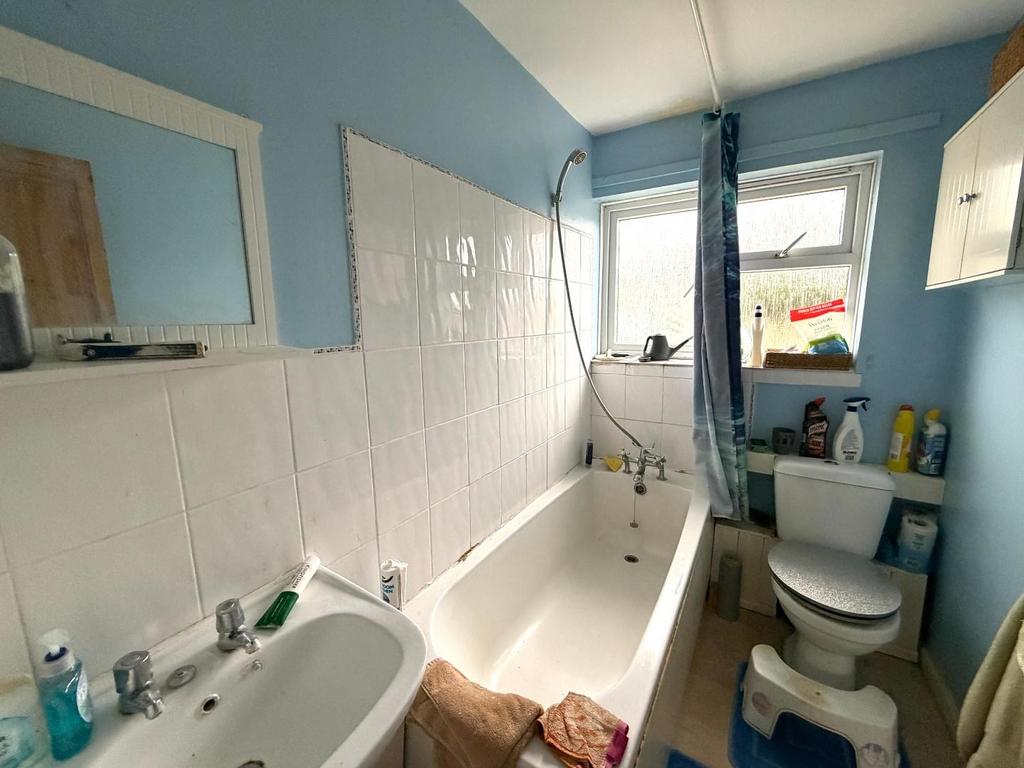 Bathroom.JPG