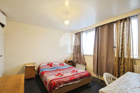2 bedroom maisonette to rent, High Street, Hayes UB3