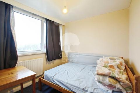 2 bedroom maisonette to rent, High Street, Hayes UB3