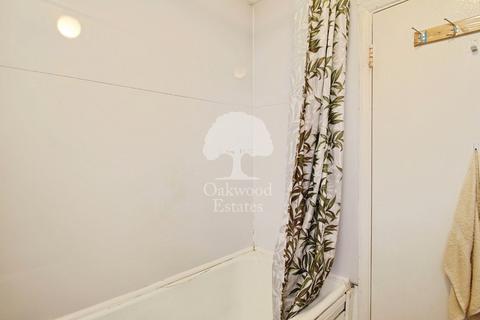 2 bedroom maisonette to rent, High Street, Hayes UB3