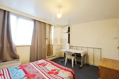 2 bedroom maisonette to rent, High Street, Hayes UB3